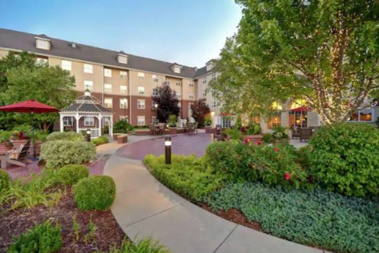 Homewood Suites By Hilton At The Waterfront Wichita Exterior foto