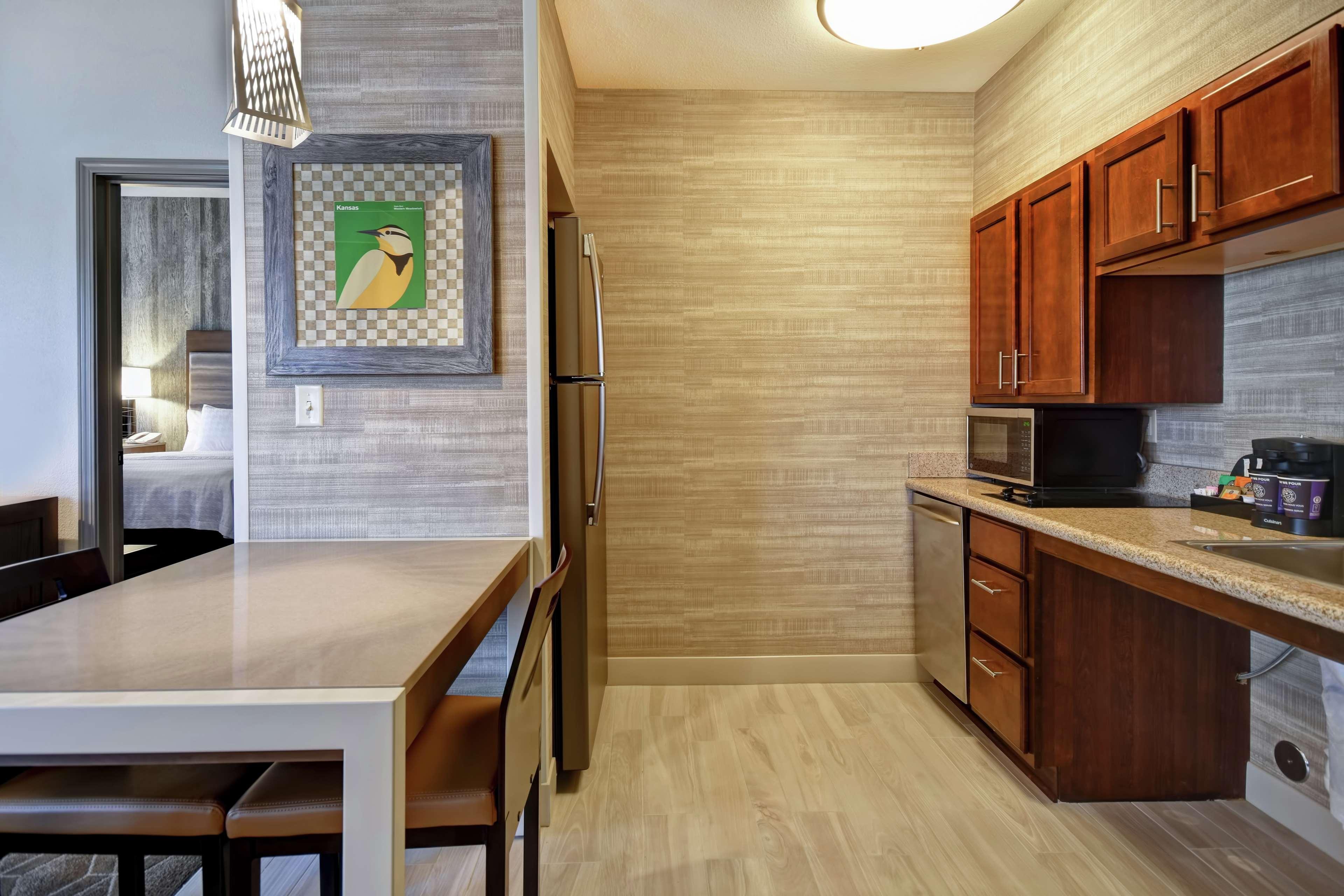 Homewood Suites By Hilton At The Waterfront Wichita Exterior foto