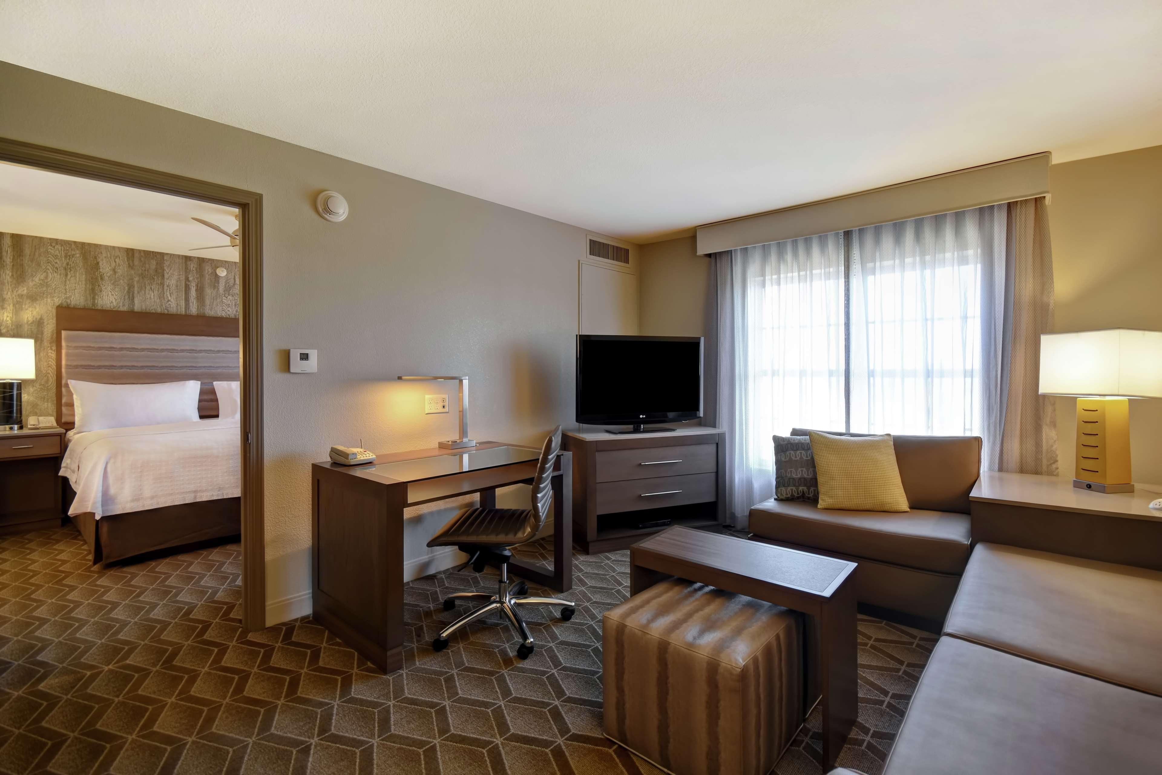 Homewood Suites By Hilton At The Waterfront Wichita Exterior foto