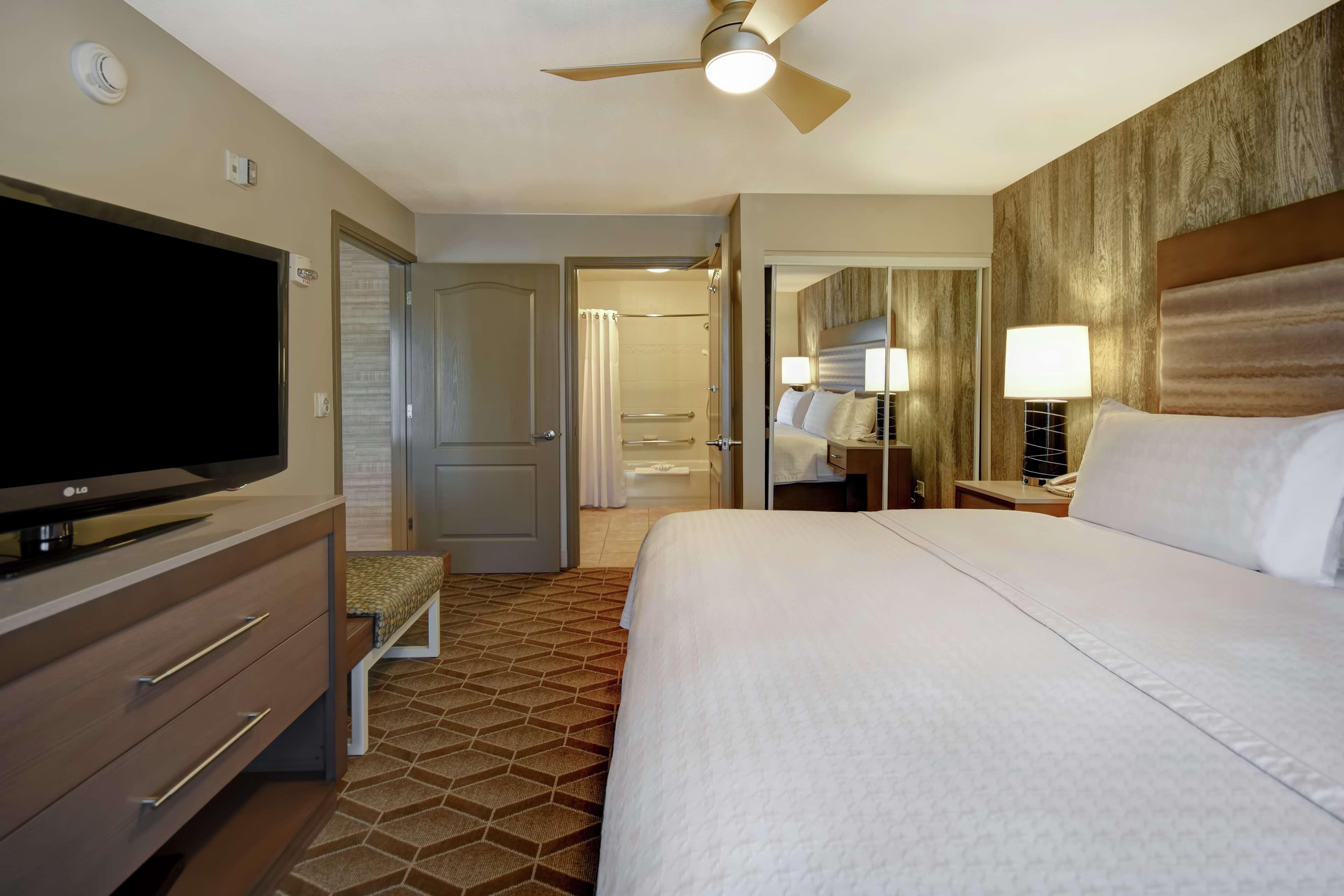 Homewood Suites By Hilton At The Waterfront Wichita Exterior foto