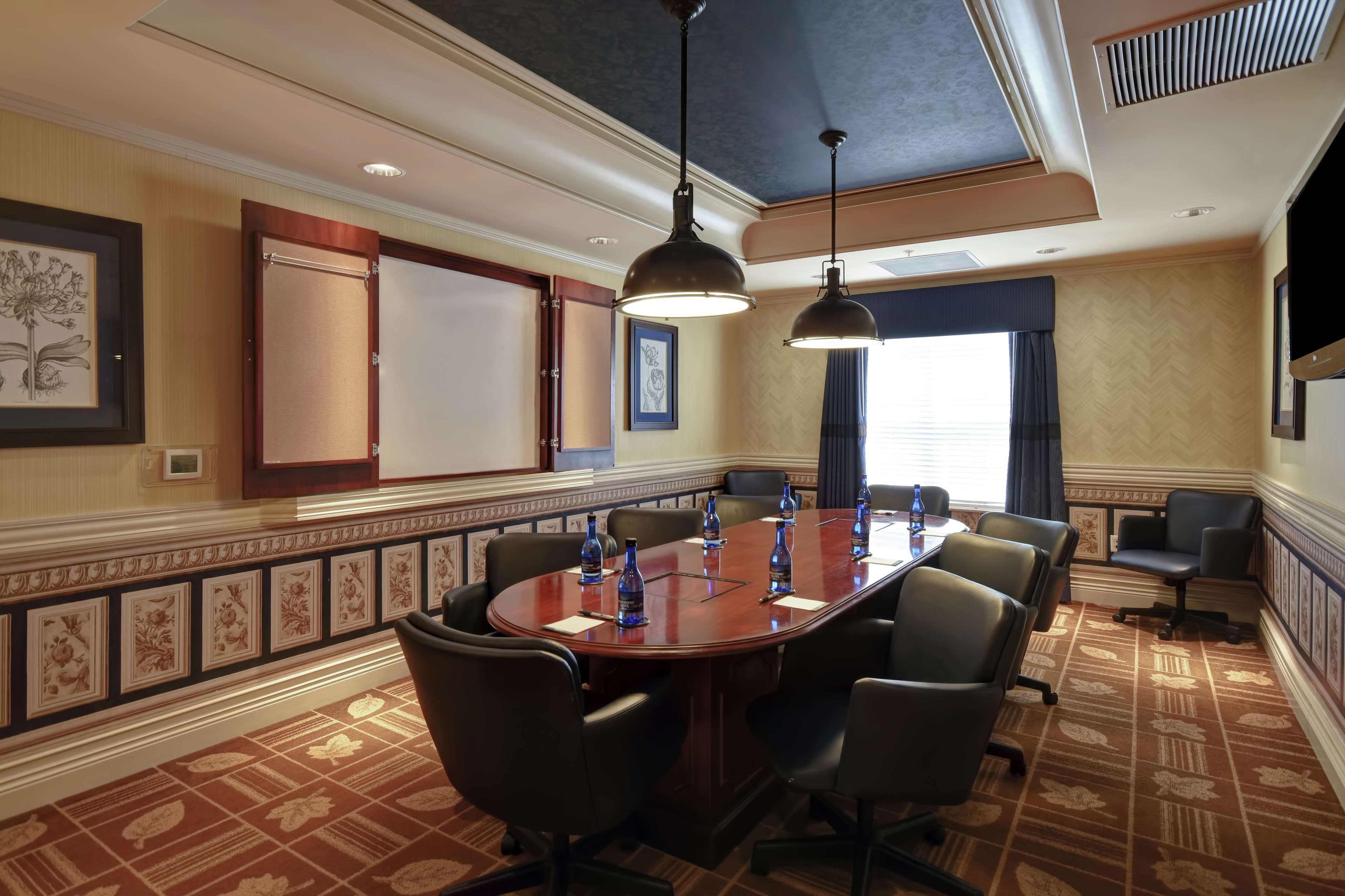 Homewood Suites By Hilton At The Waterfront Wichita Exterior foto