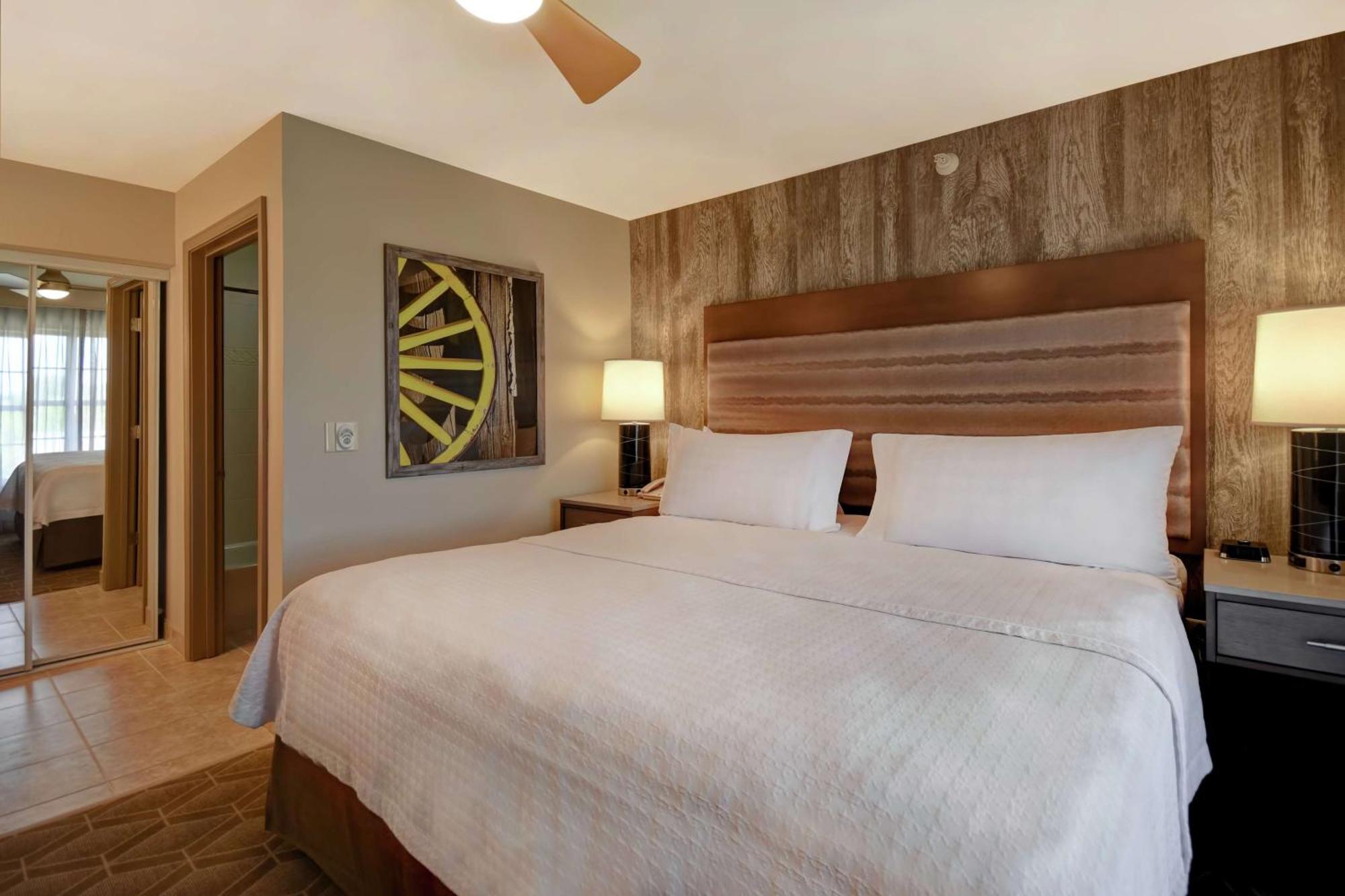 Homewood Suites By Hilton At The Waterfront Wichita Exterior foto
