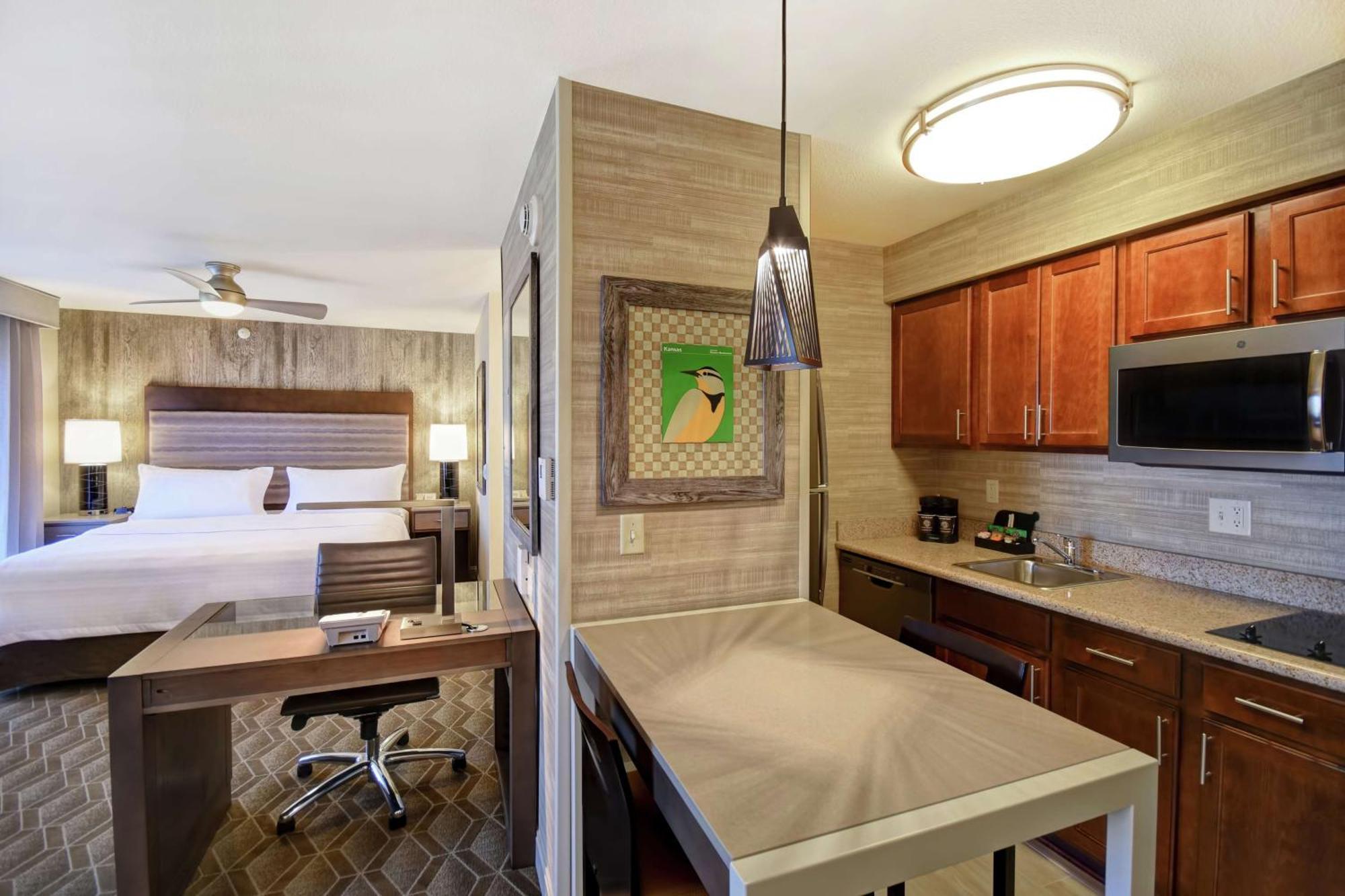 Homewood Suites By Hilton At The Waterfront Wichita Exterior foto