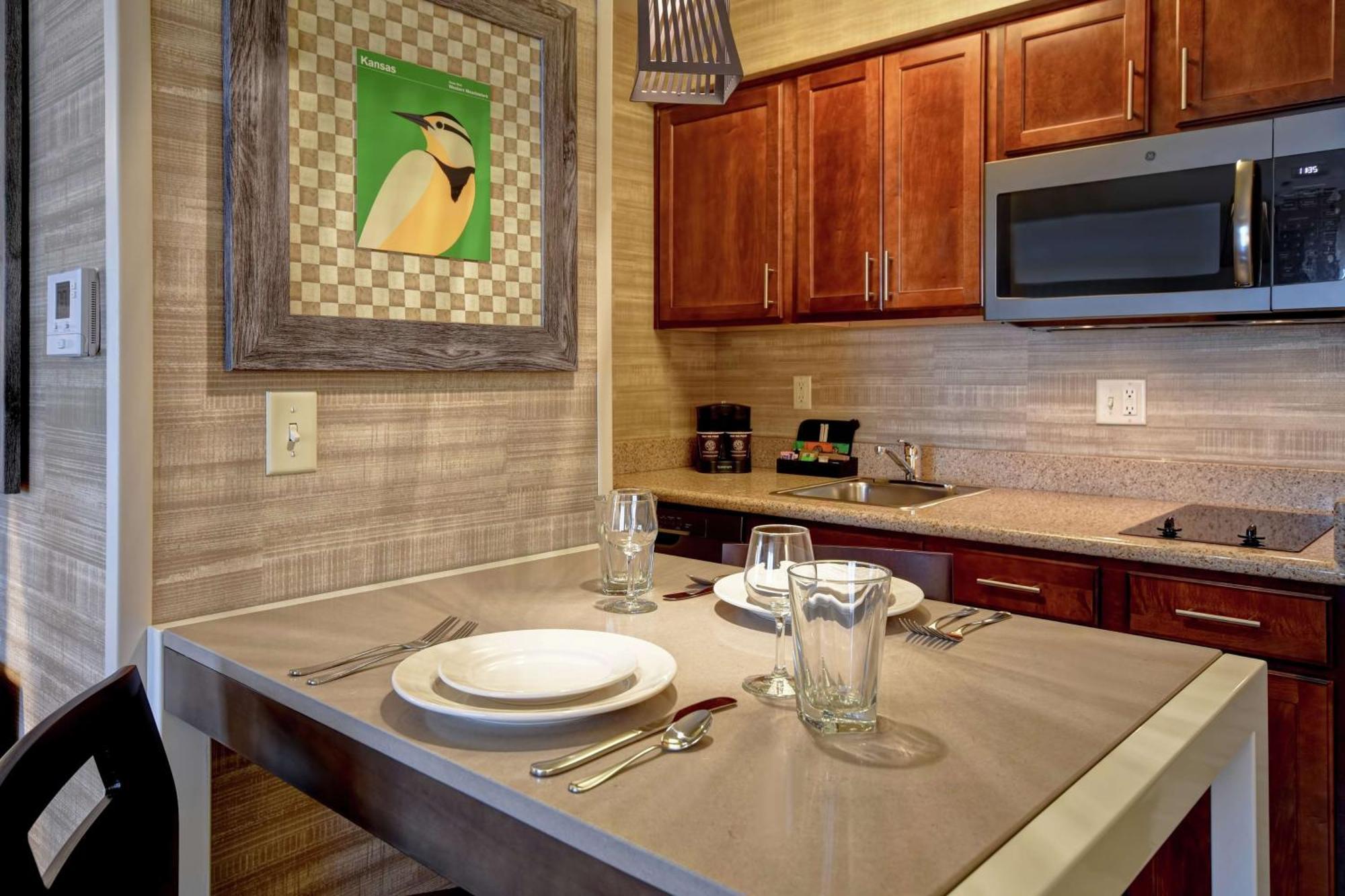 Homewood Suites By Hilton At The Waterfront Wichita Exterior foto