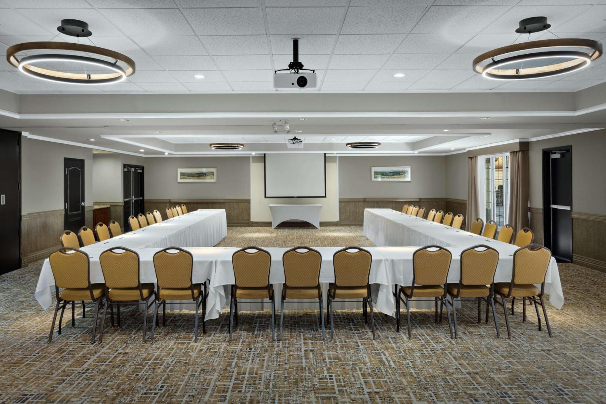 Homewood Suites By Hilton At The Waterfront Wichita Exterior foto