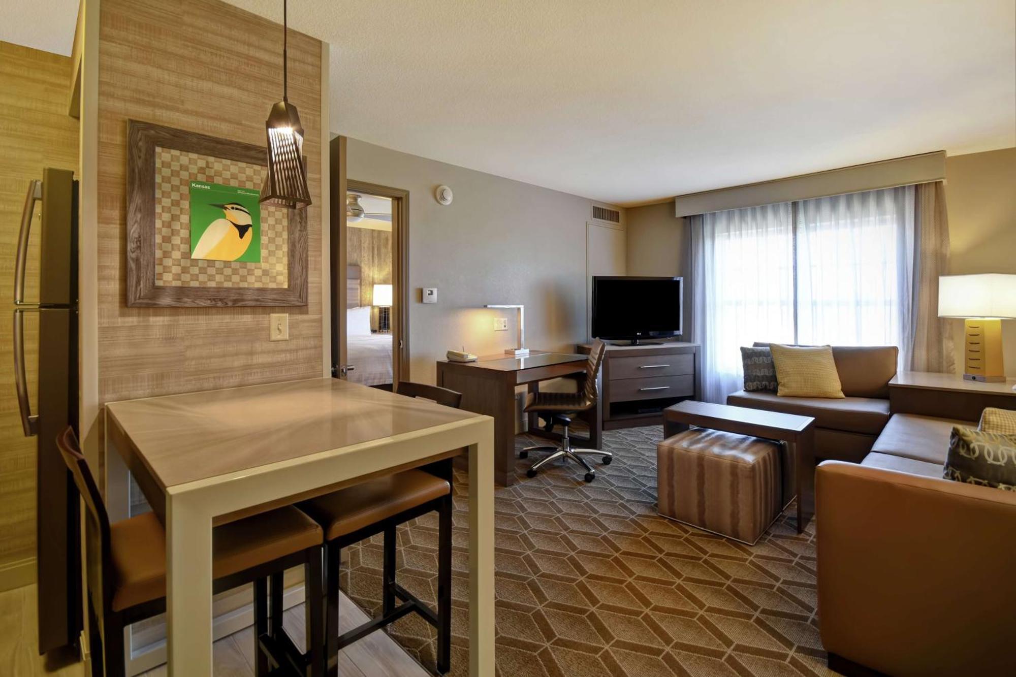 Homewood Suites By Hilton At The Waterfront Wichita Exterior foto