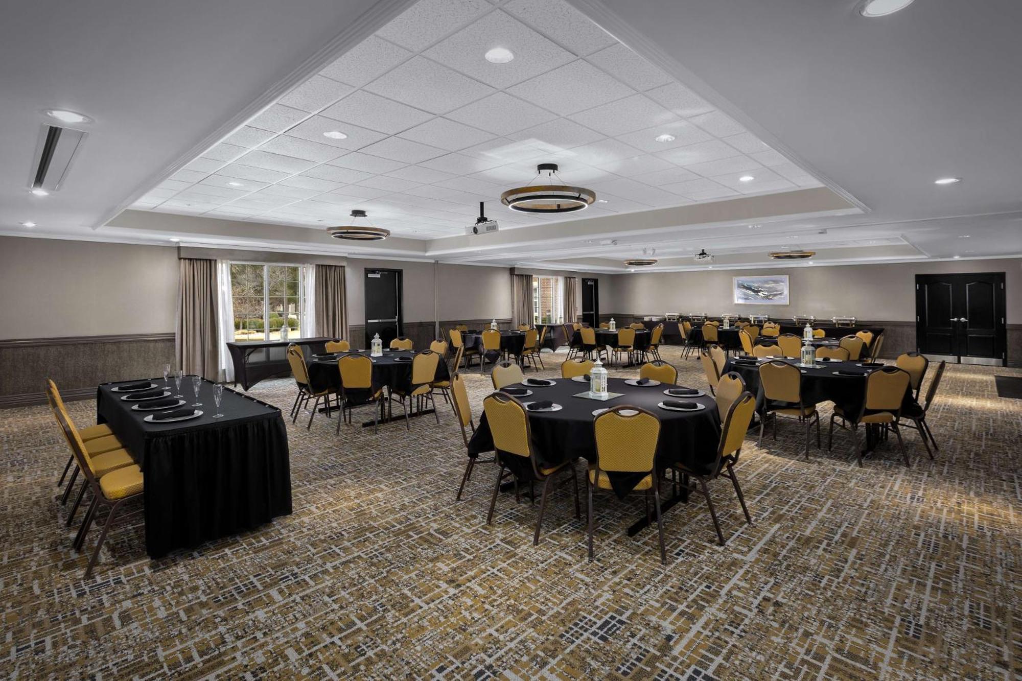 Homewood Suites By Hilton At The Waterfront Wichita Exterior foto